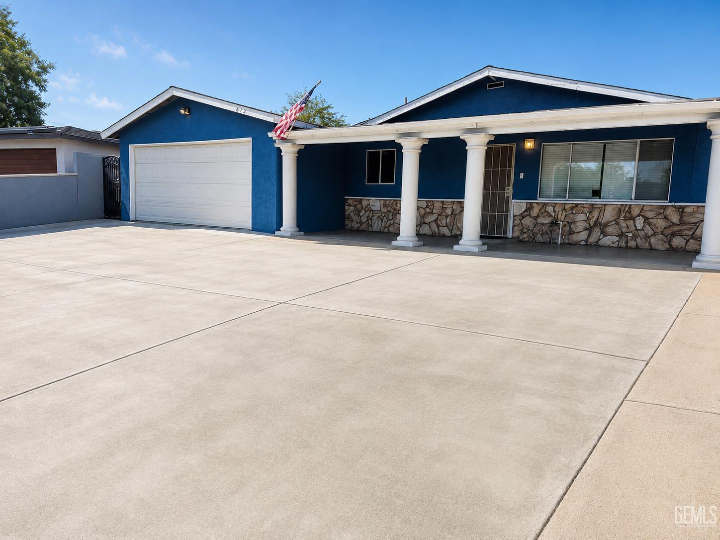 Single Family Residence in Bakersfield