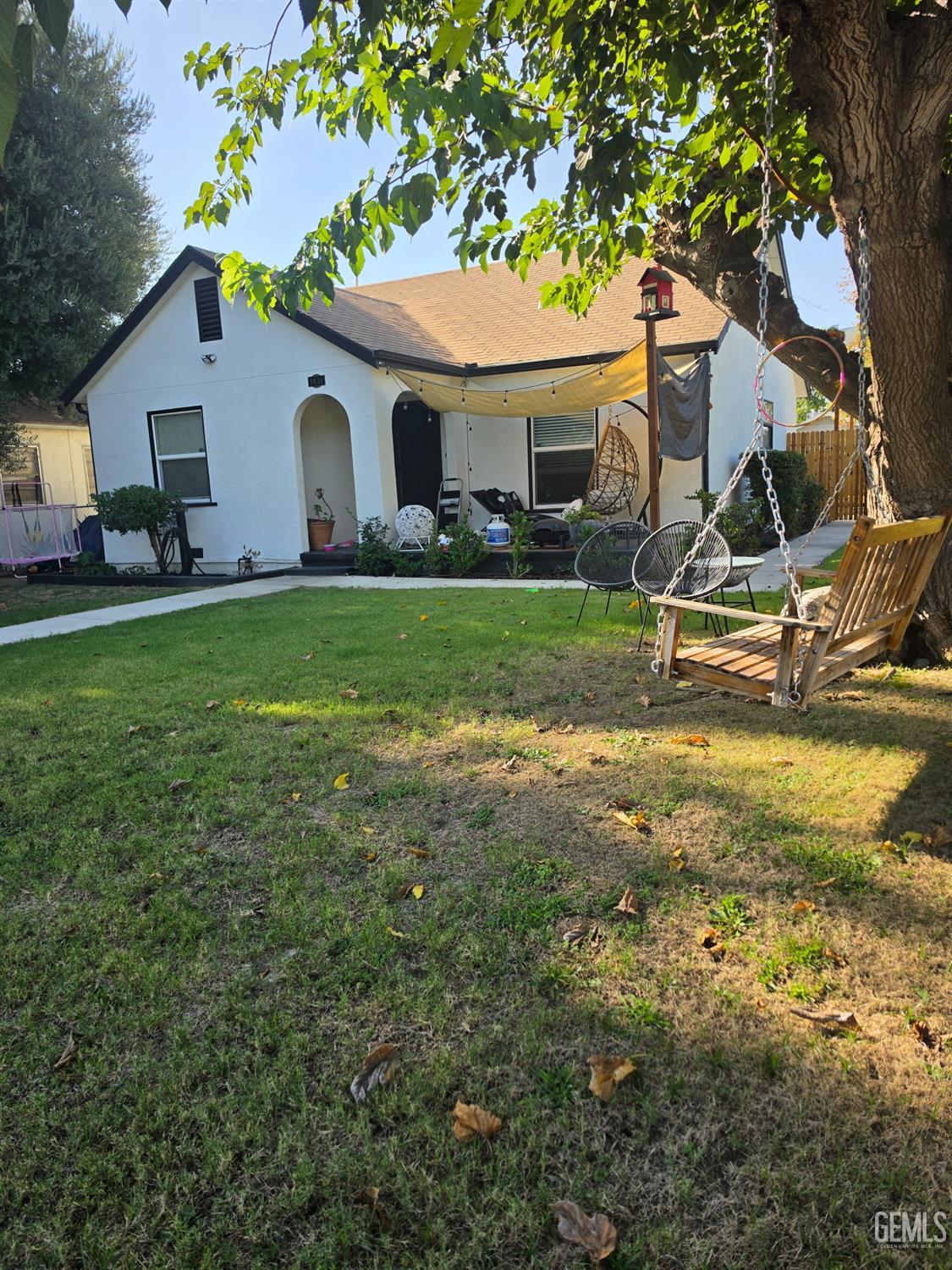 Single Family Residence in Bakersfield, photo 4 of 35
