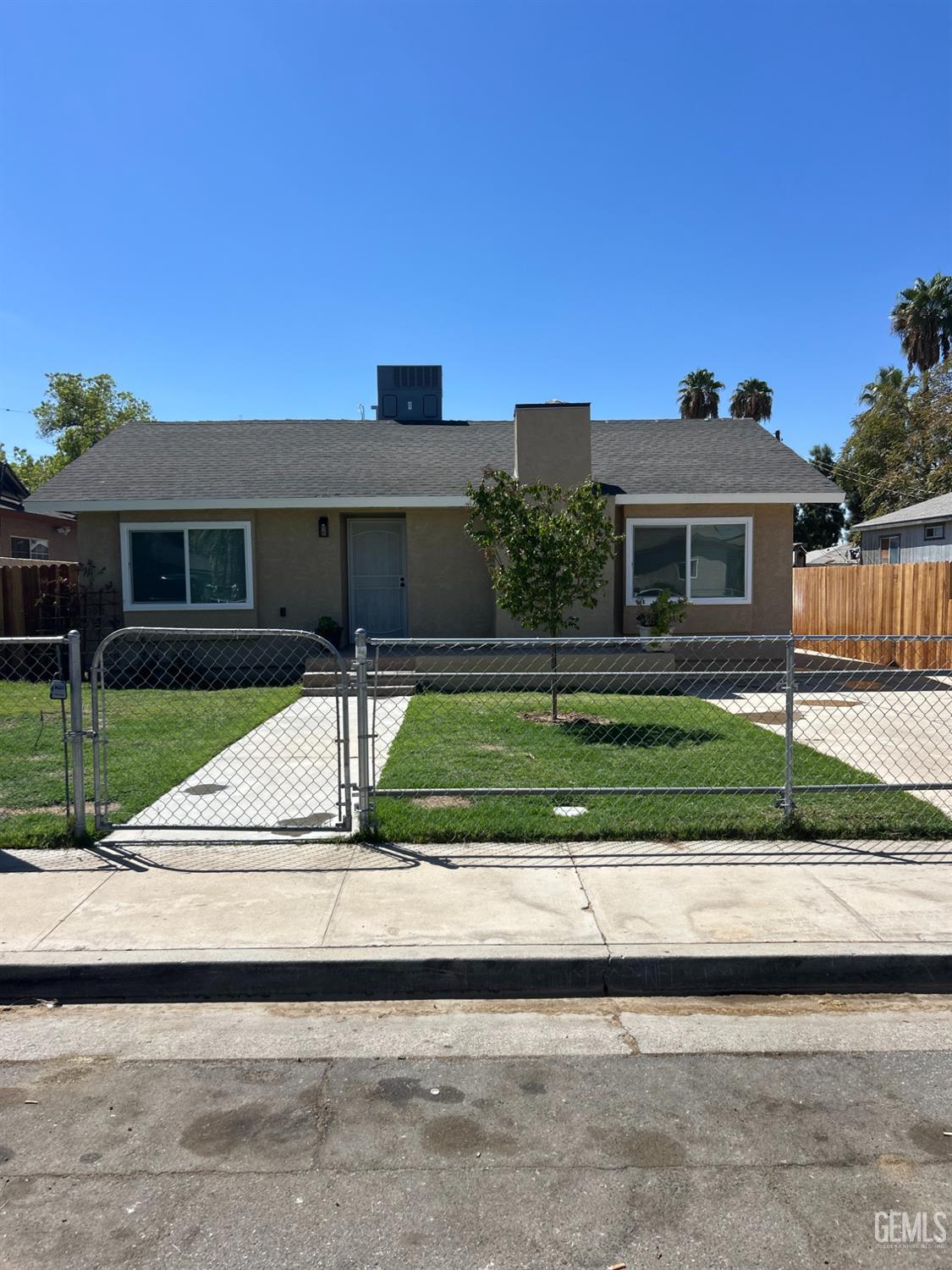 Single Family Residence in Bakersfield