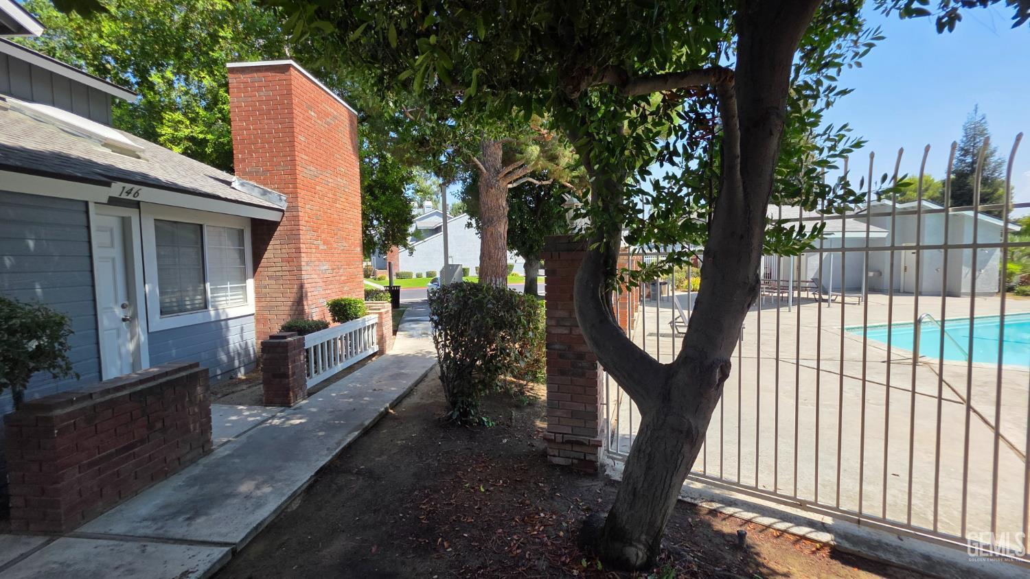 Condominium in Bakersfield, photo 2 of 22