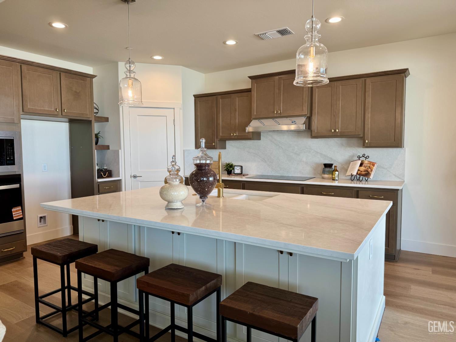Single Family Residence in Bakersfield, photo 3 of 18