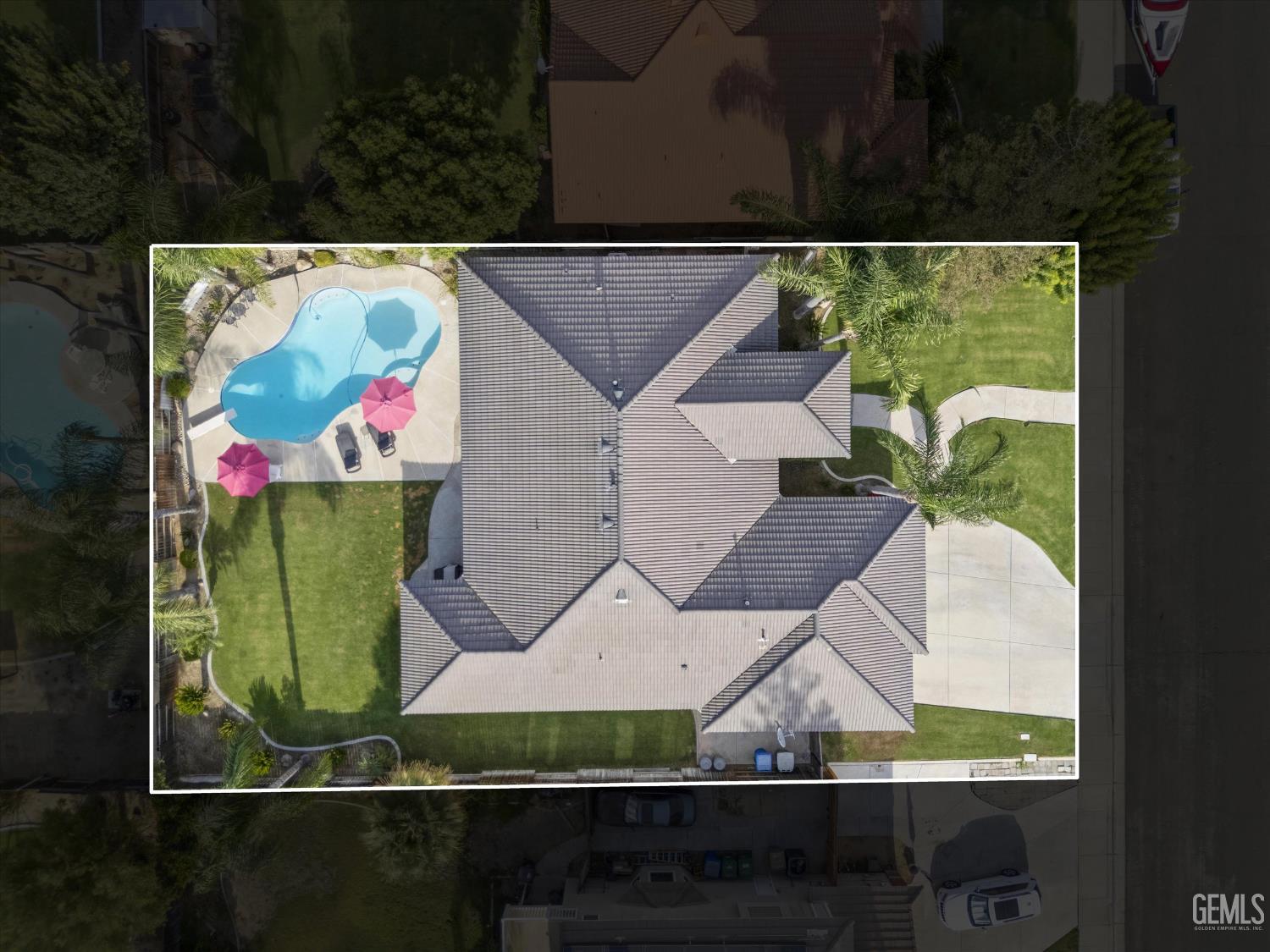 Single Family Residence in Bakersfield, photo 3 of 53