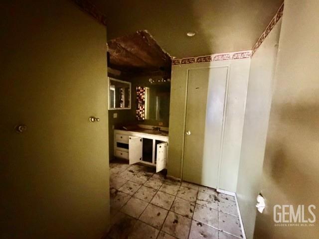Manufactured Home in Bakersfield, photo 5 of 19