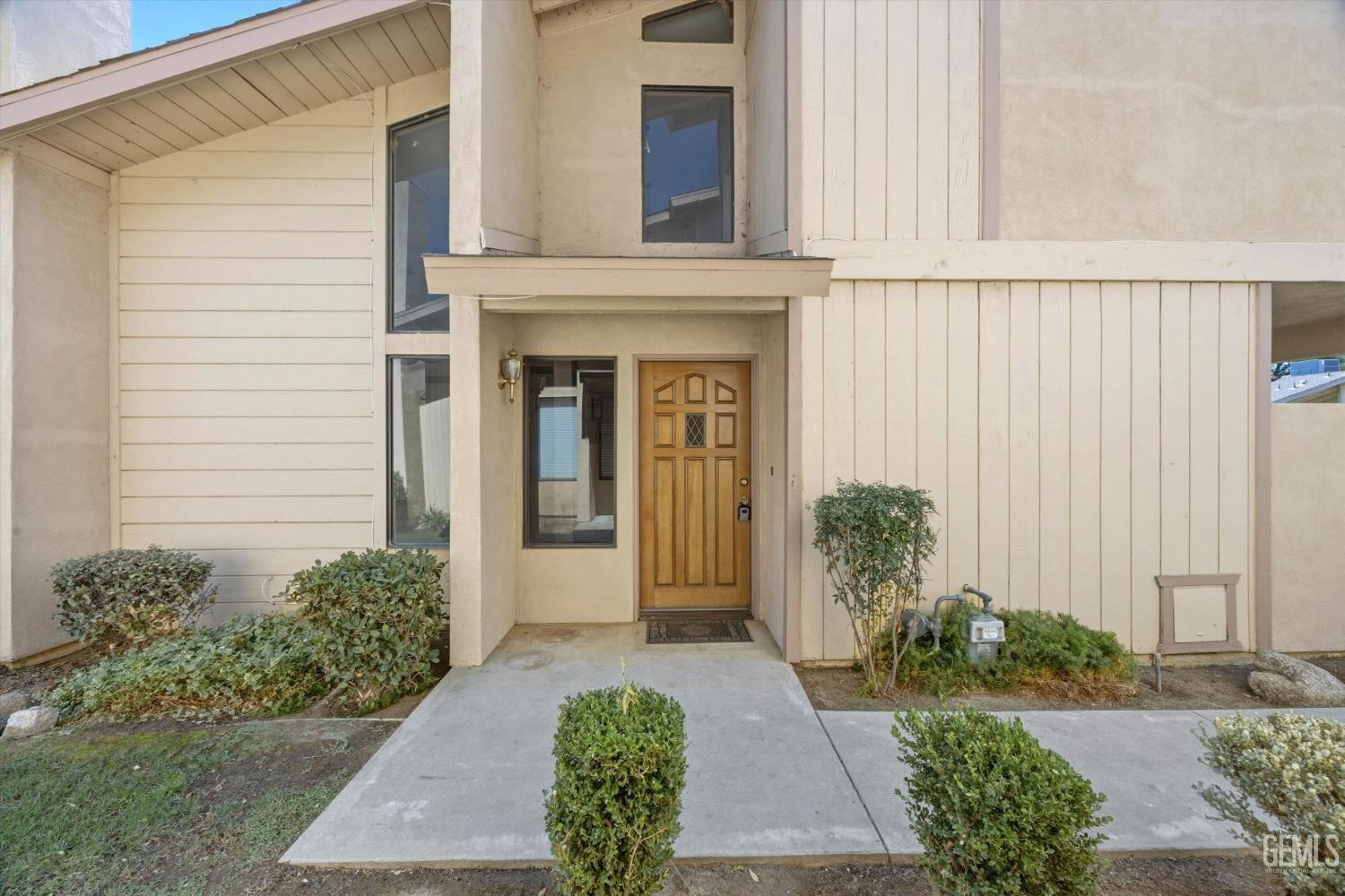 Condominium in Bakersfield, photo 2 of 28