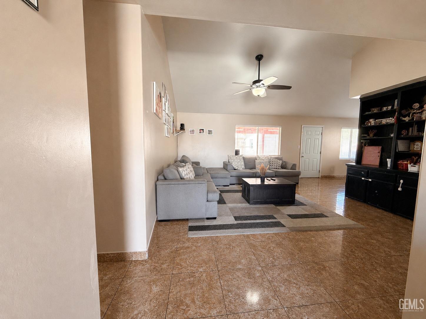 Single Family Residence in Bakersfield, photo 5 of 10