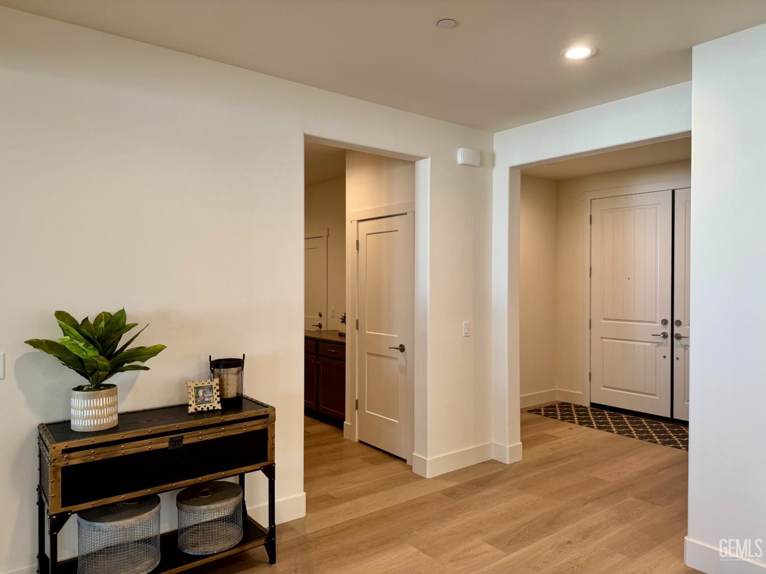 Single Family Residence in Bakersfield, photo 4 of 18