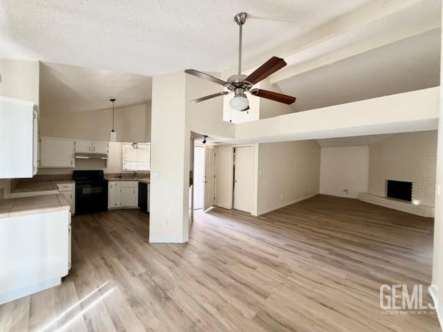 Single Family Residence in Bakersfield, photo 5 of 20