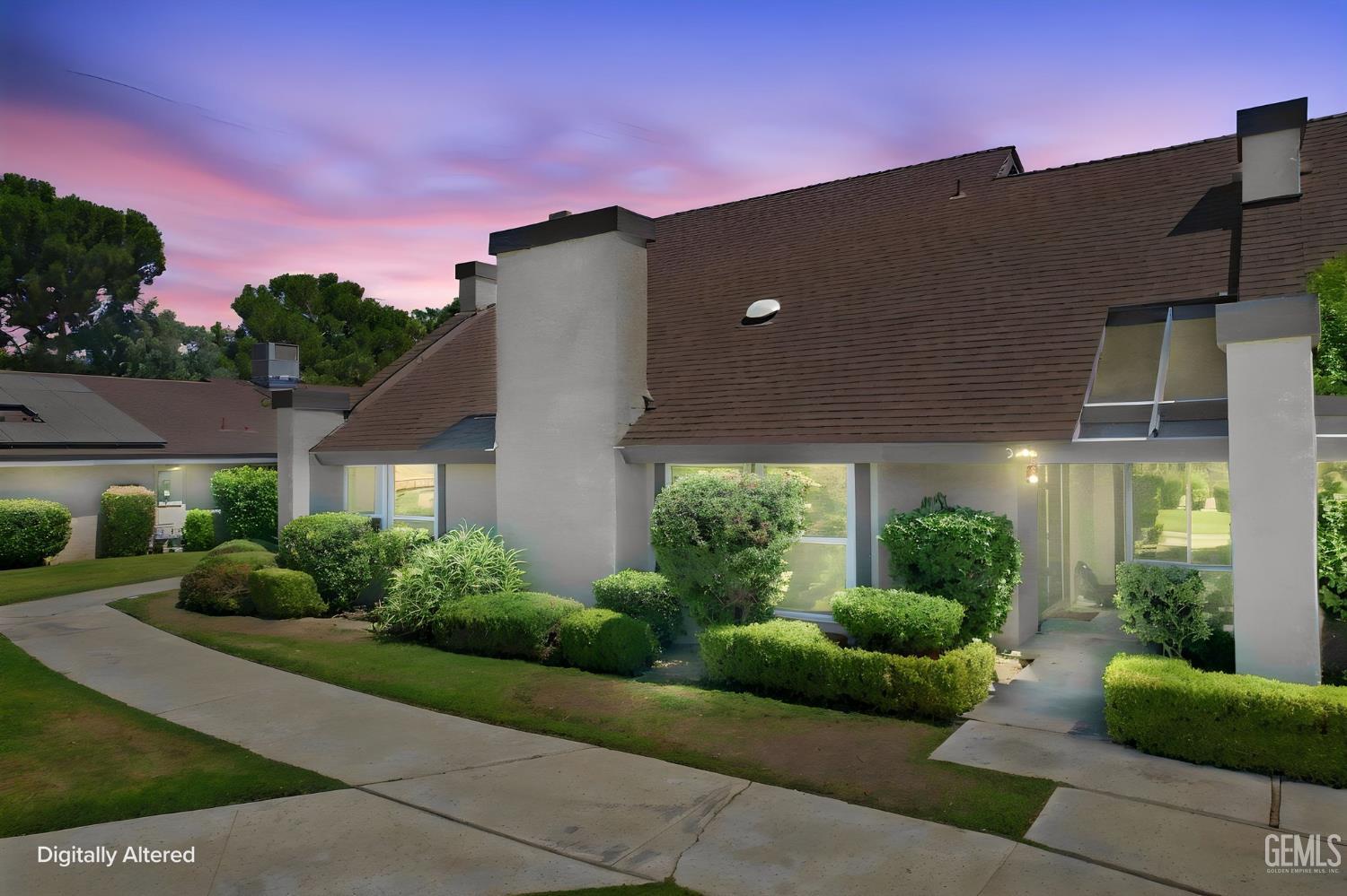 Condominium in Bakersfield, photo 2 of 29