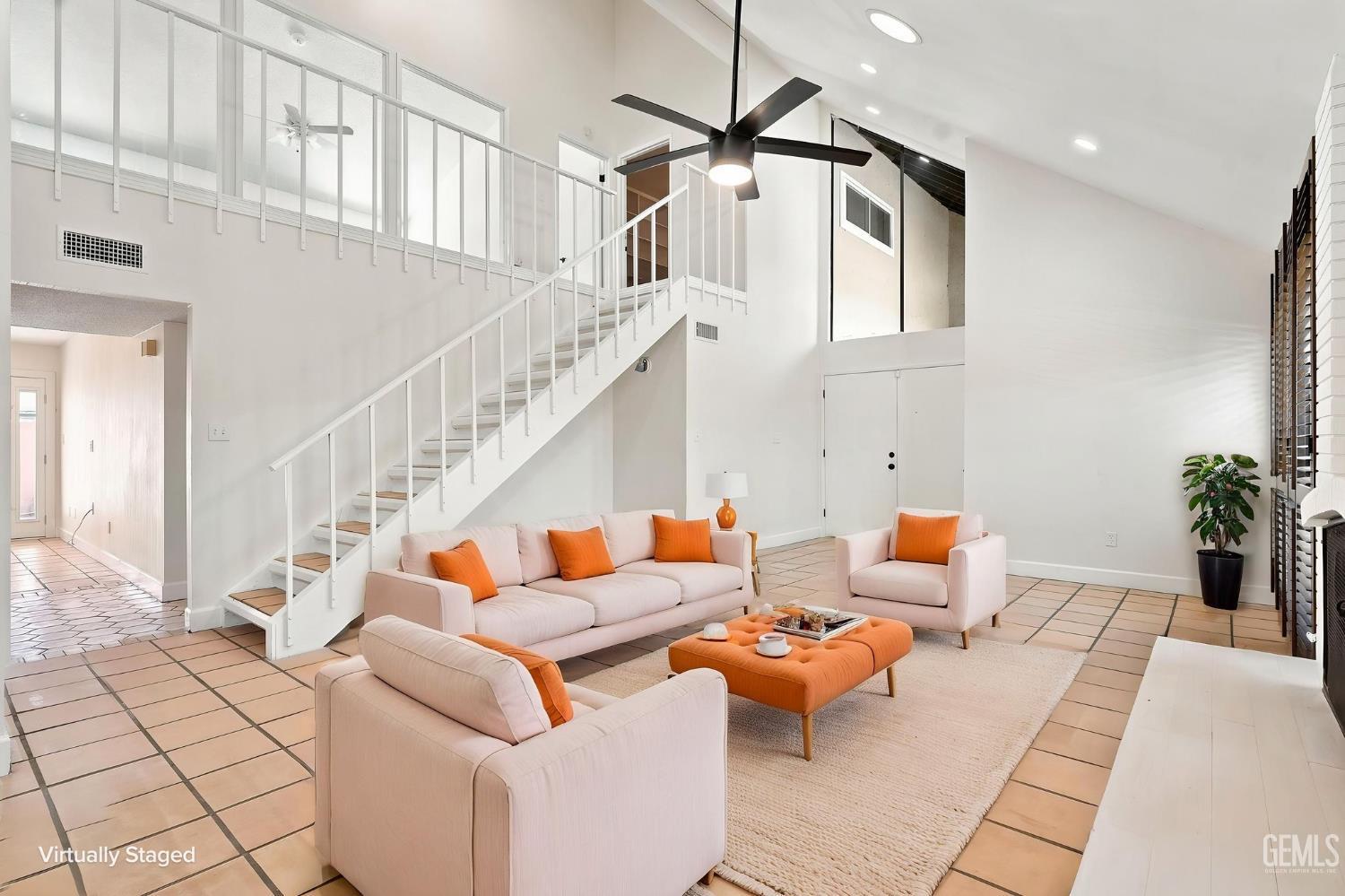 Condominium in Bakersfield, photo 3 of 29