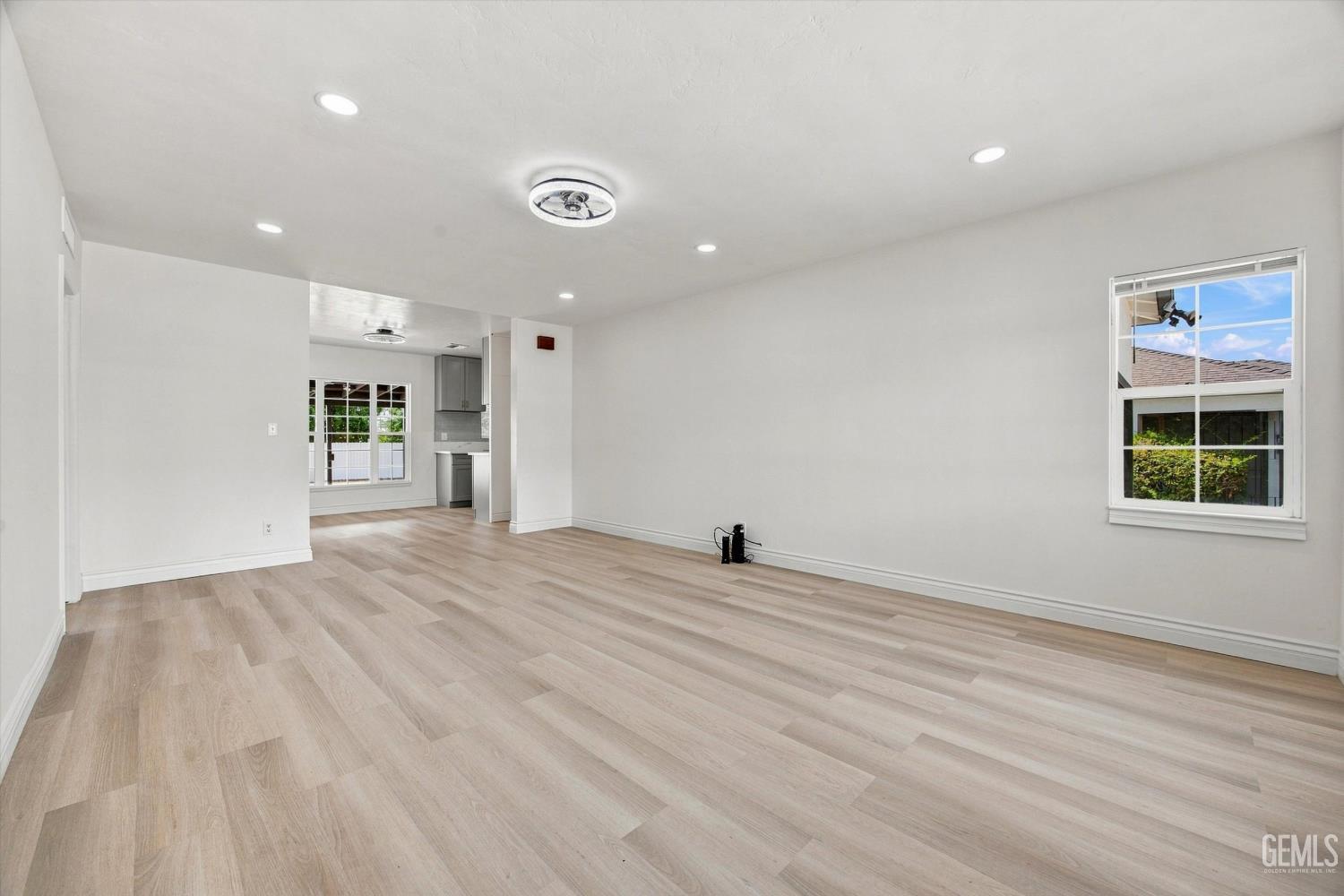 109 La Mesa Drive