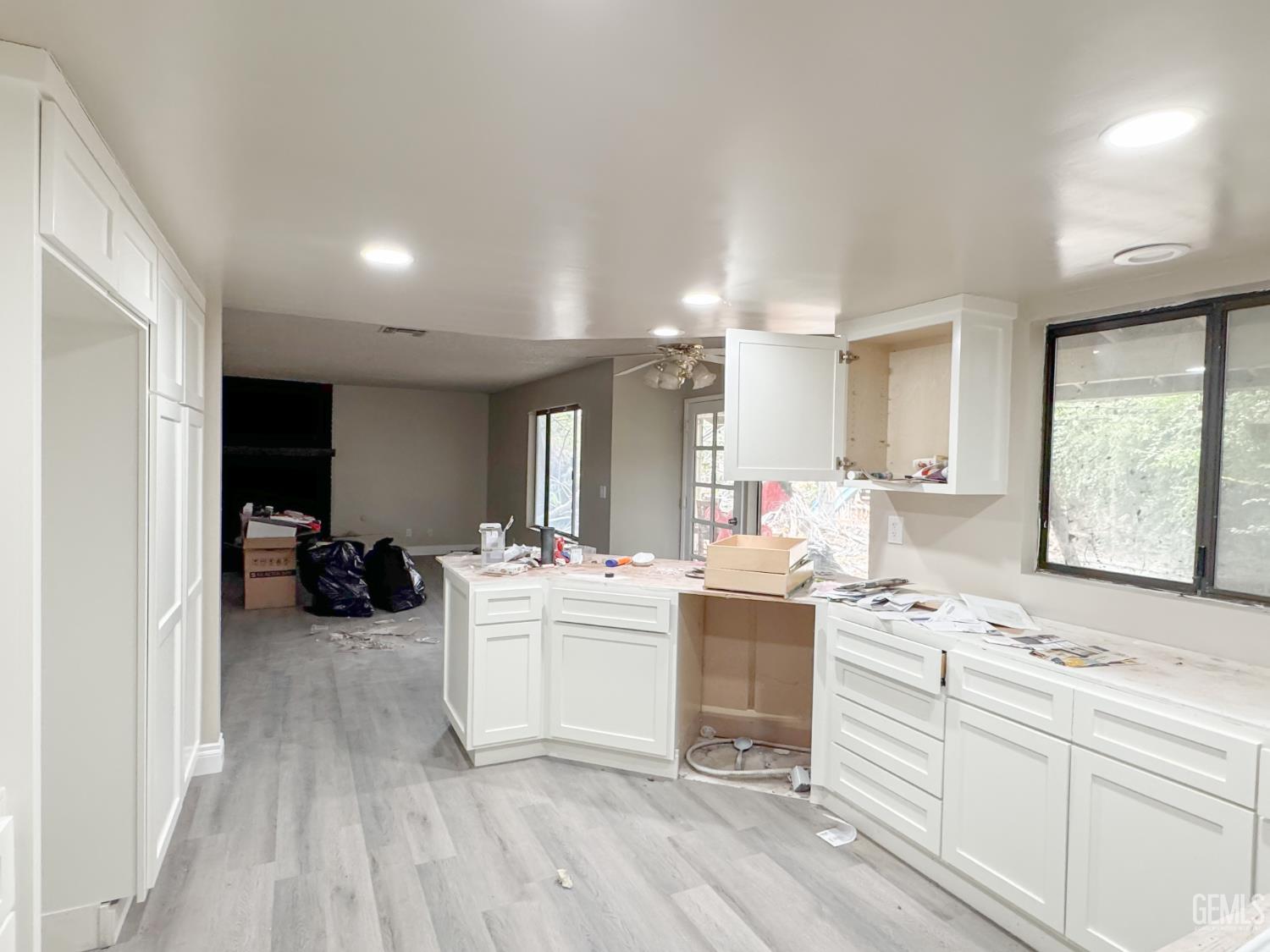 Single Family Residence in Bakersfield, photo 5 of 14