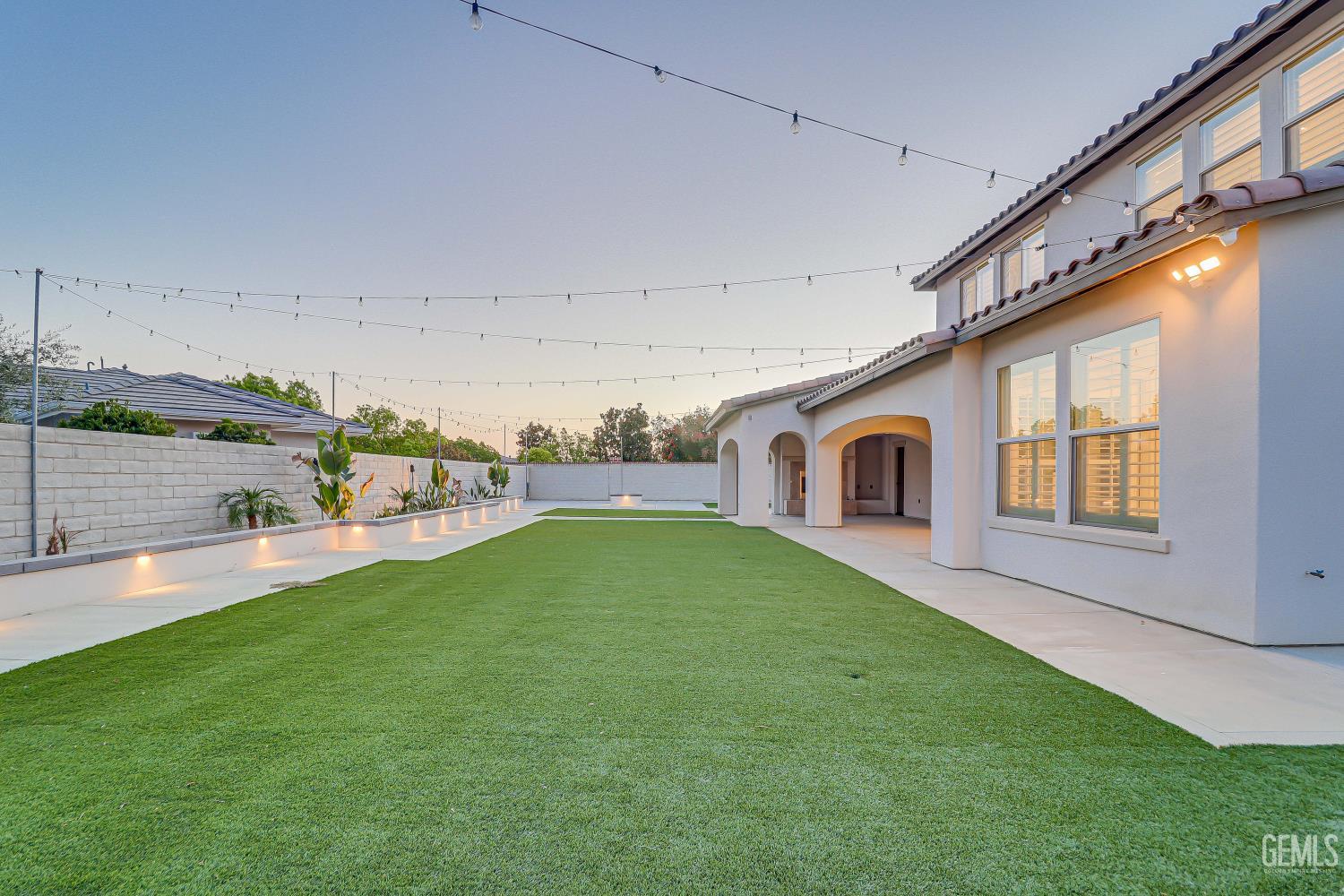 Single Family Residence in Bakersfield, photo 5 of 46
