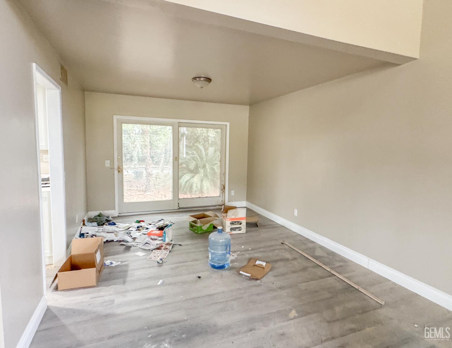 Single Family Residence in Bakersfield, photo 4 of 14