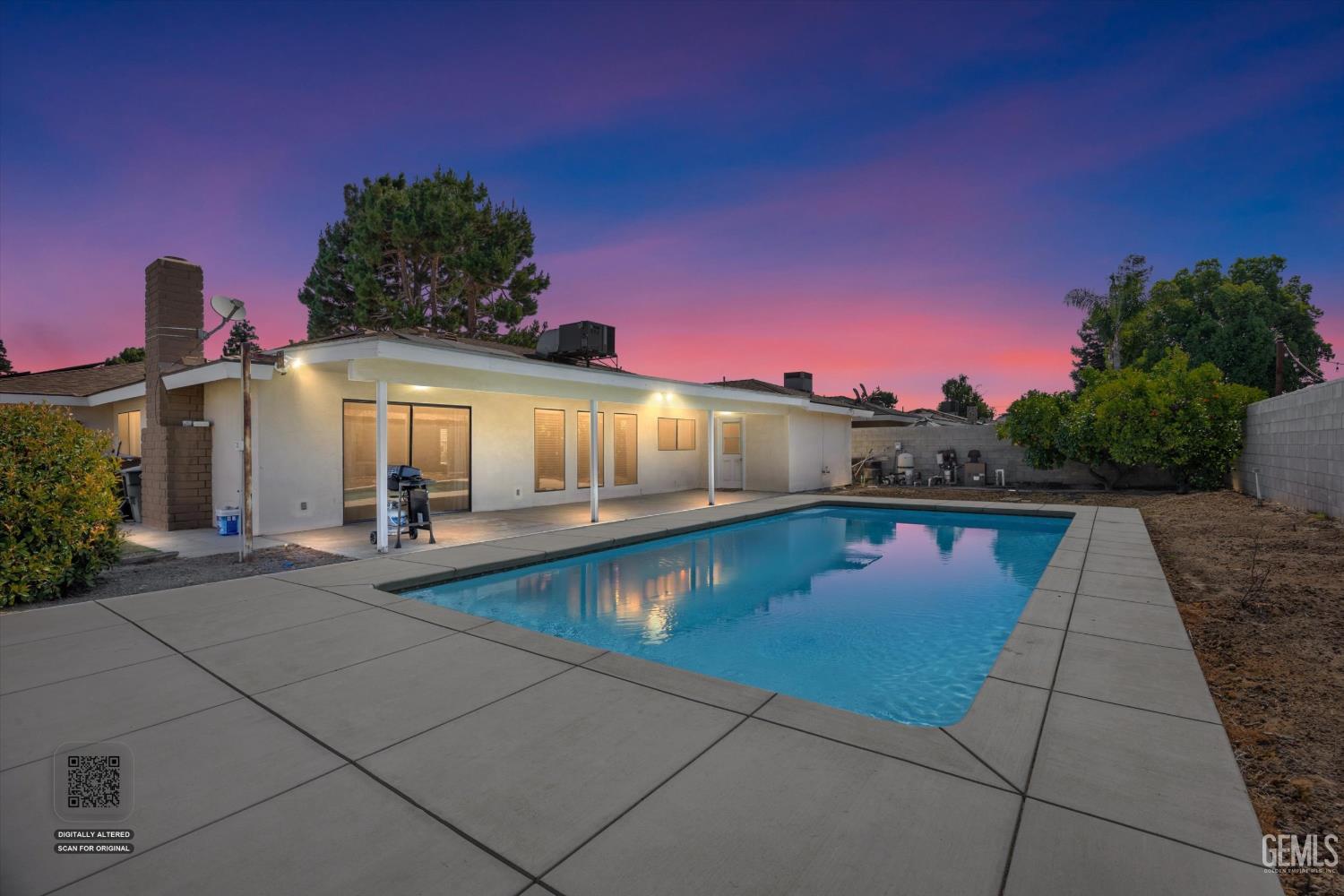 Single Family Residence in Bakersfield, photo 3 of 48