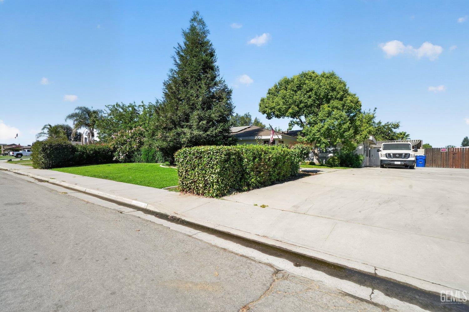 Single Family Residence in Bakersfield