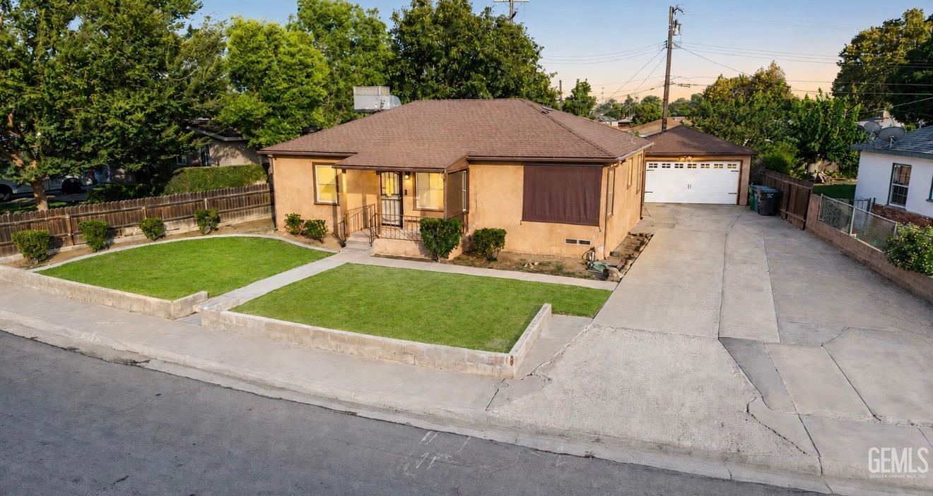 3010 Peerless Avenue, Bakersfield, California