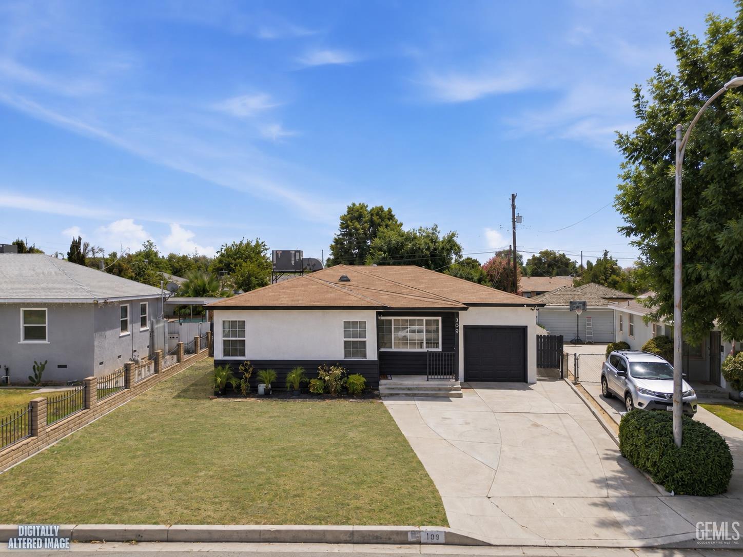 Single Family Residence in Bakersfield, photo 3 of 48