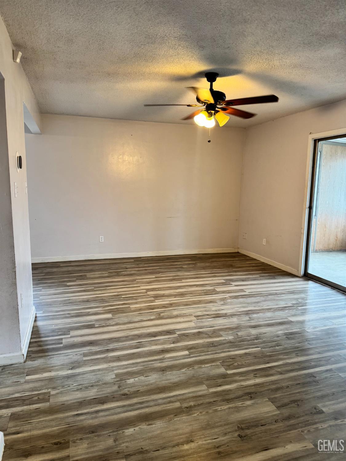 Single Family Residence in Bakersfield, photo 4 of 11