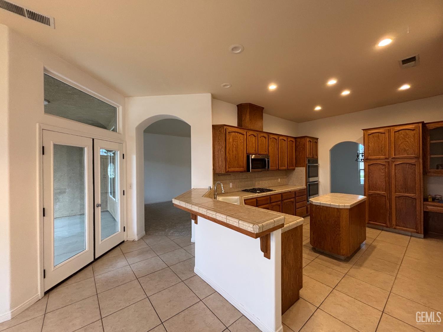 Single Family Residence in Bakersfield, photo 5 of 20