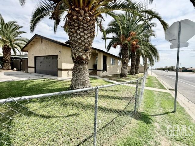 Single Family Residence in Bakersfield, photo 3 of 18
