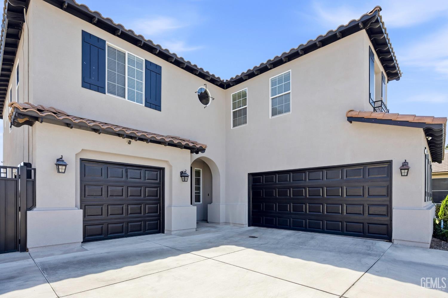 Single Family Residence in Bakersfield, photo 5 of 56