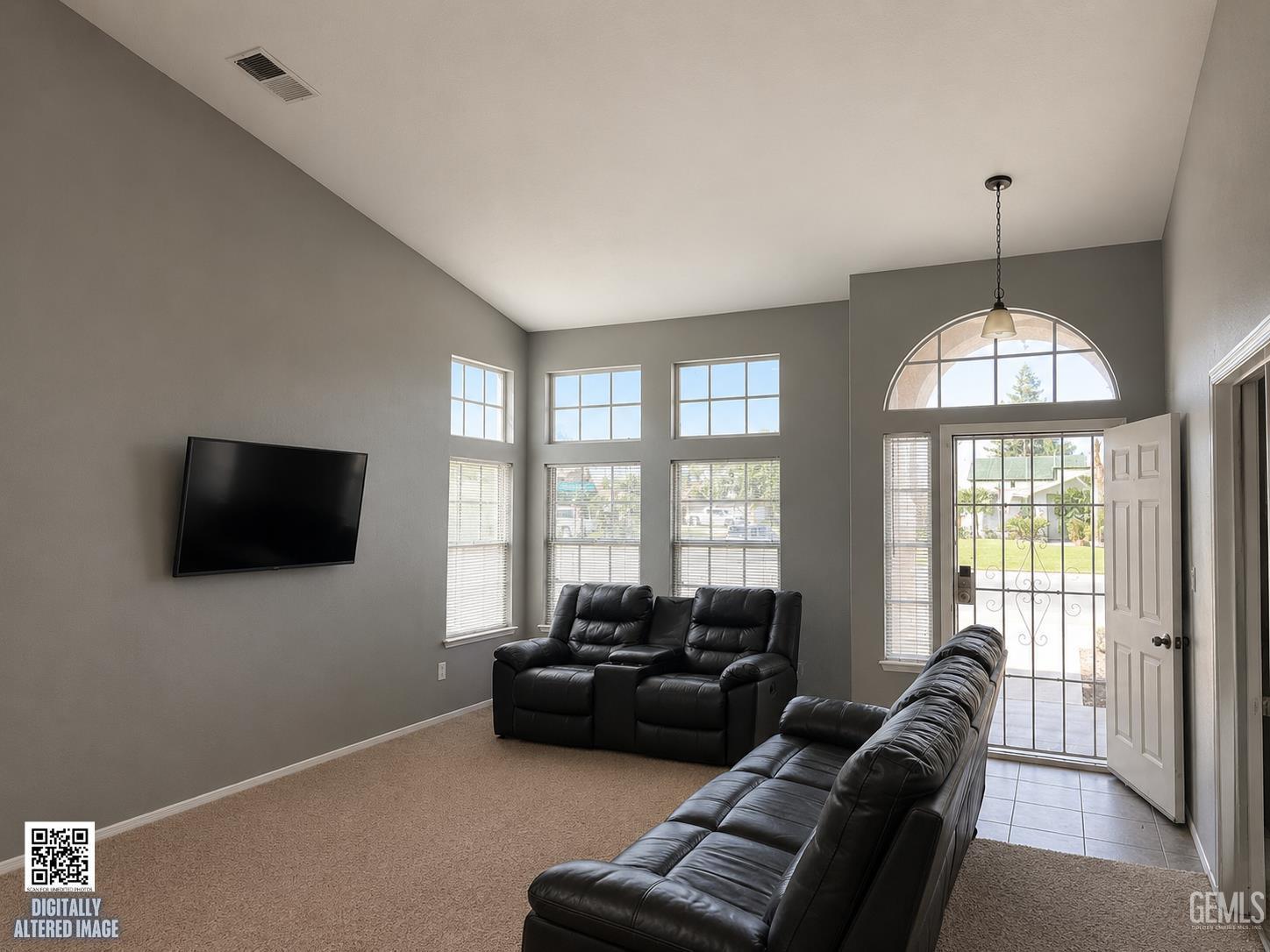 Single Family Residence in Bakersfield, photo 2 of 13