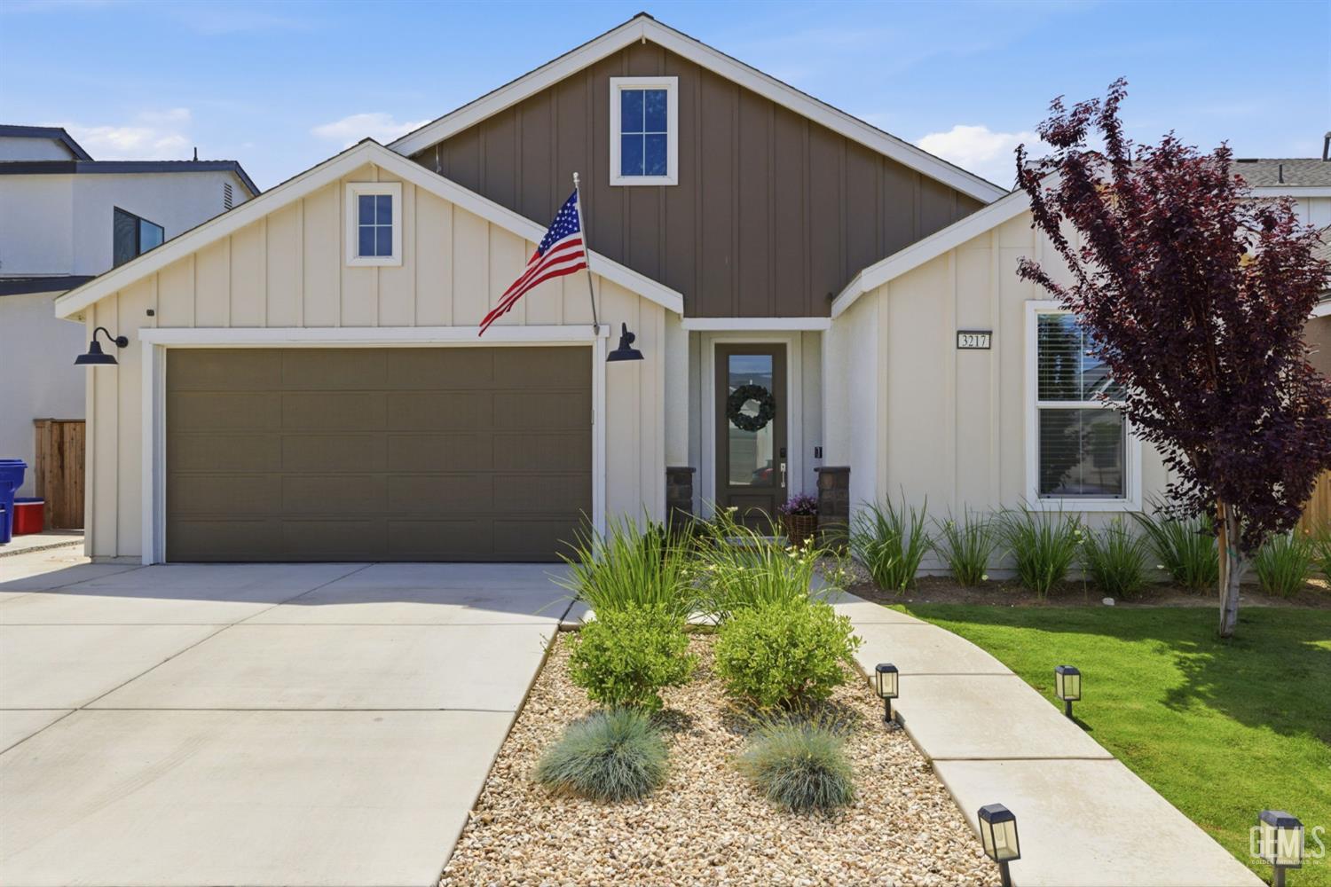 Single Family Residence in Shafter, photo 5 of 55