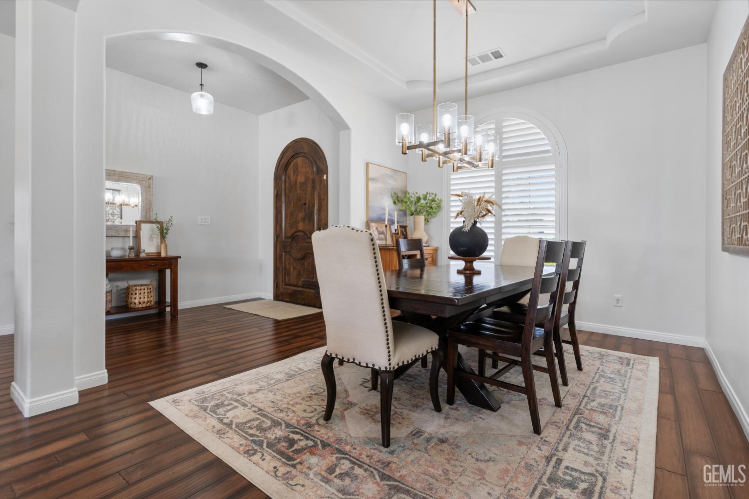 Single Family Residence in Bakersfield, photo 2 of 33