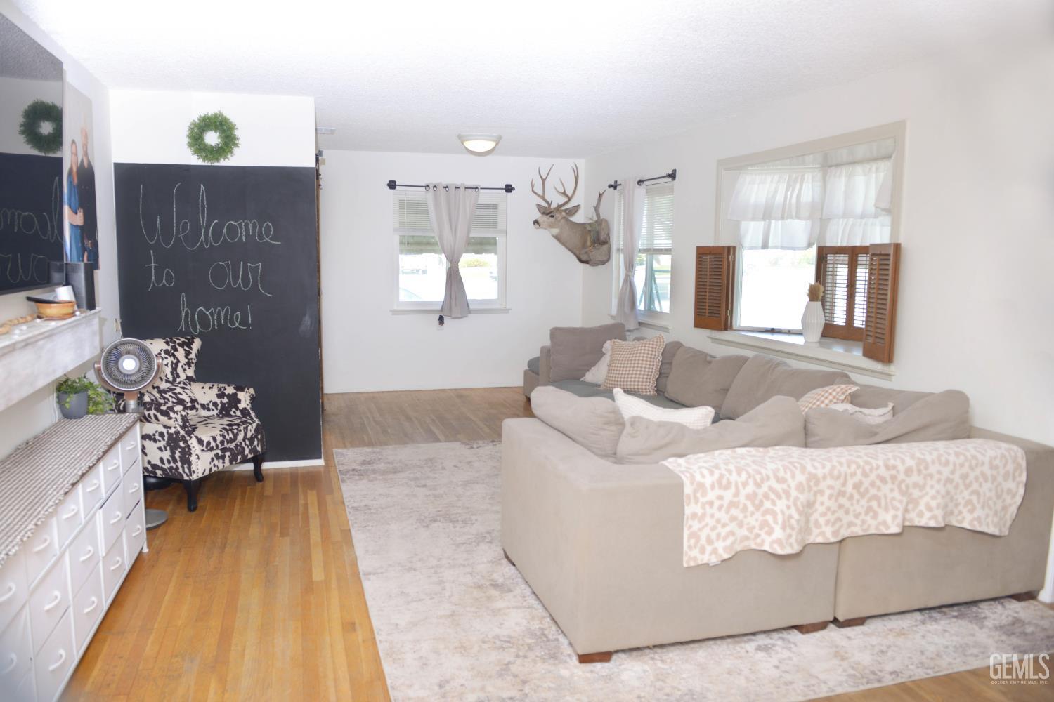 Single Family Residence in Bakersfield, photo 5 of 20