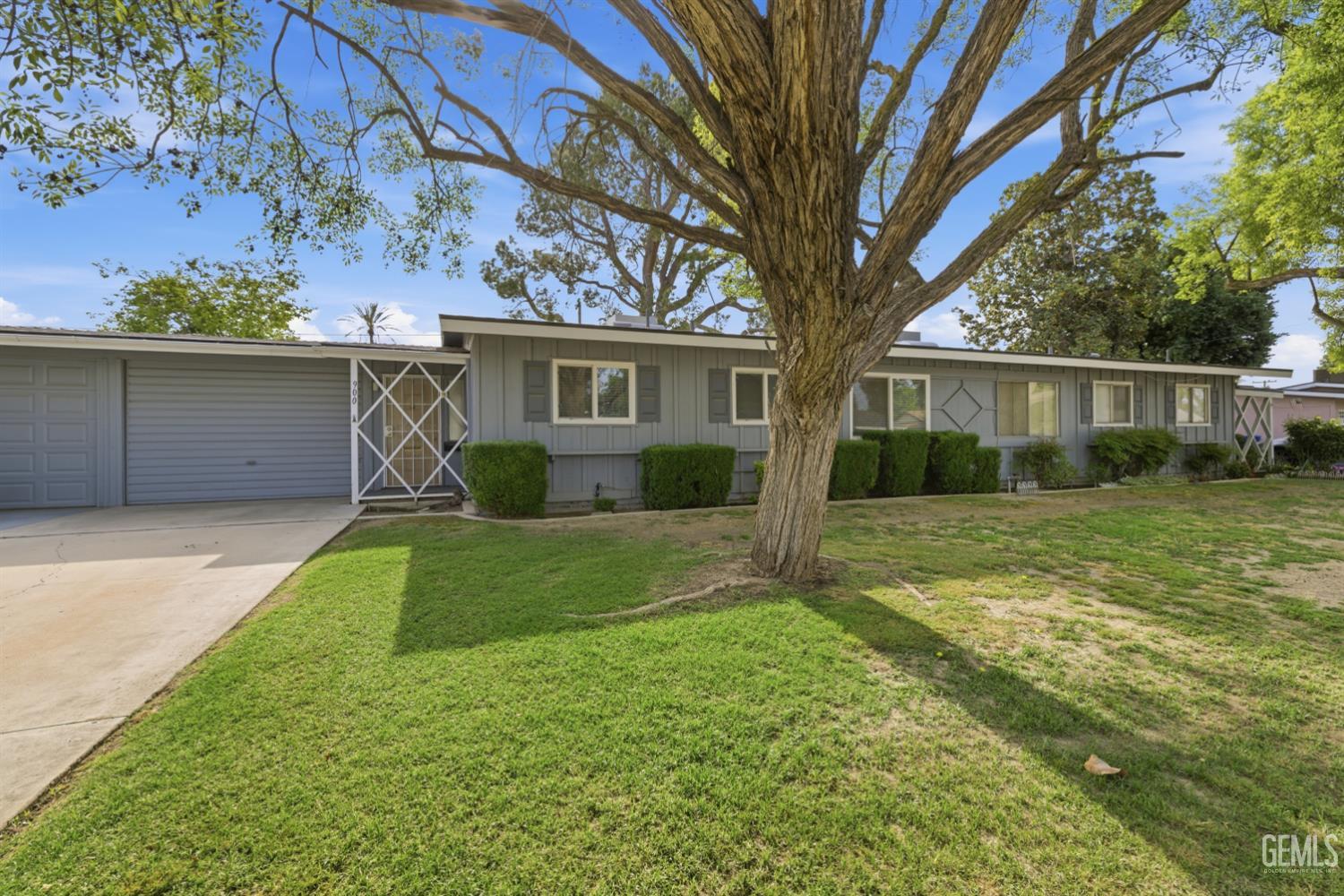Condominium in Bakersfield