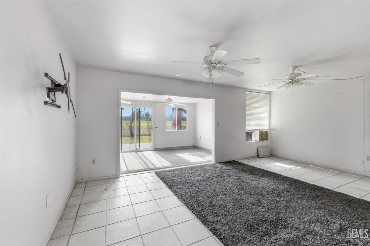 Condominium in Bakersfield, photo 3 of 15