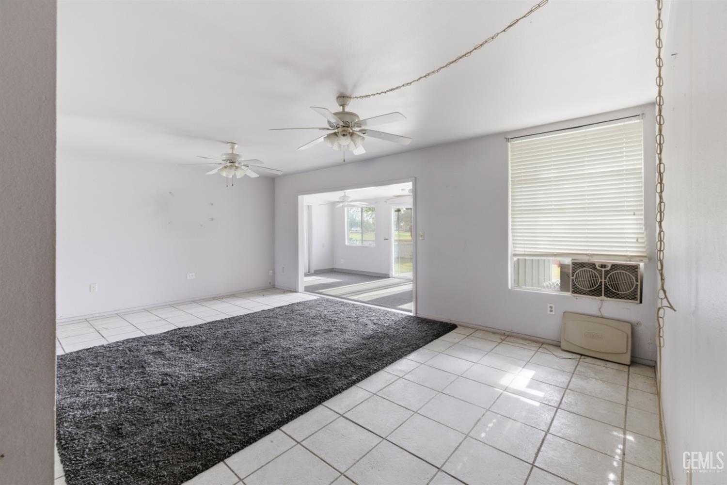 Condominium in Bakersfield, photo 5 of 15