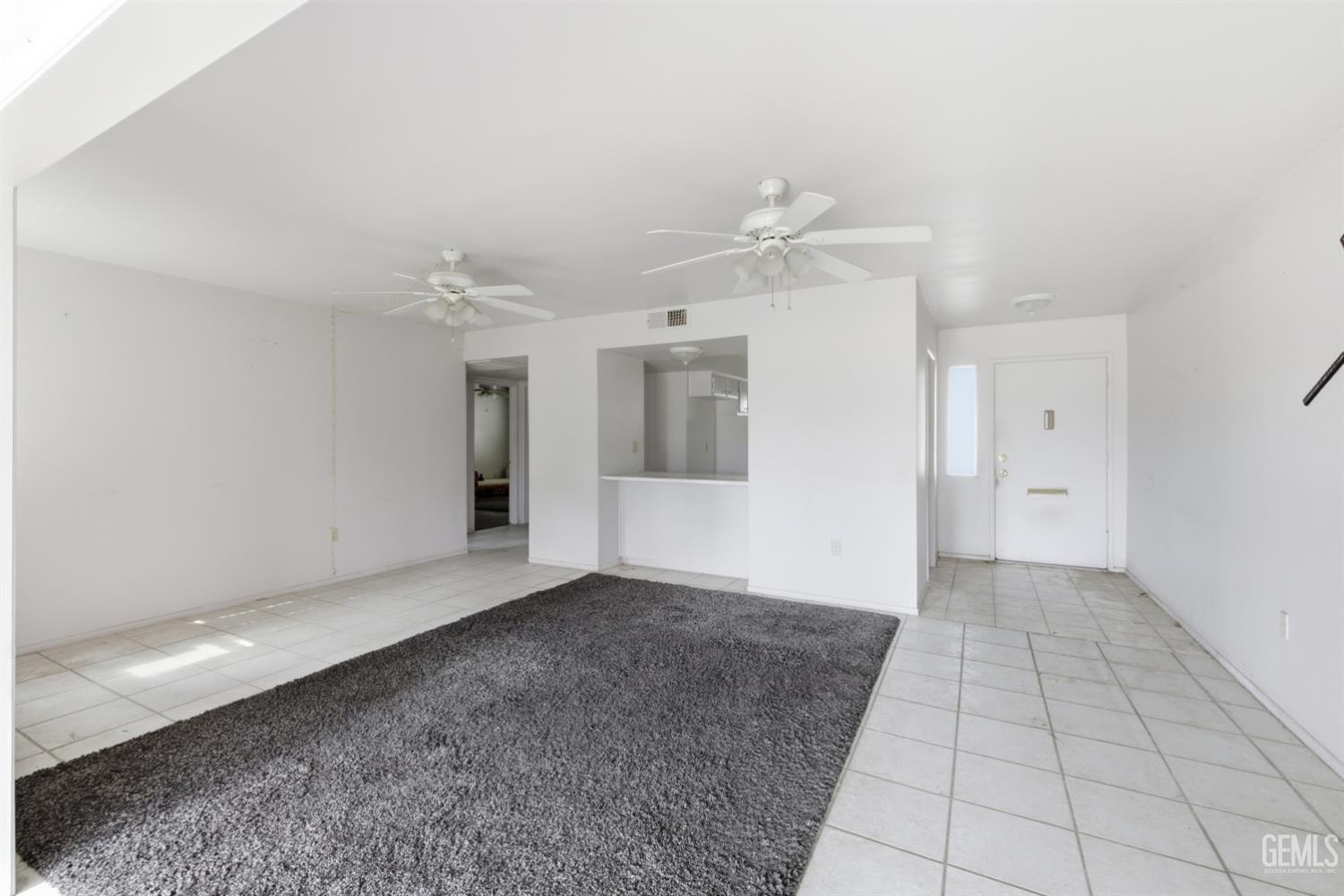 Condominium in Bakersfield, photo 4 of 15