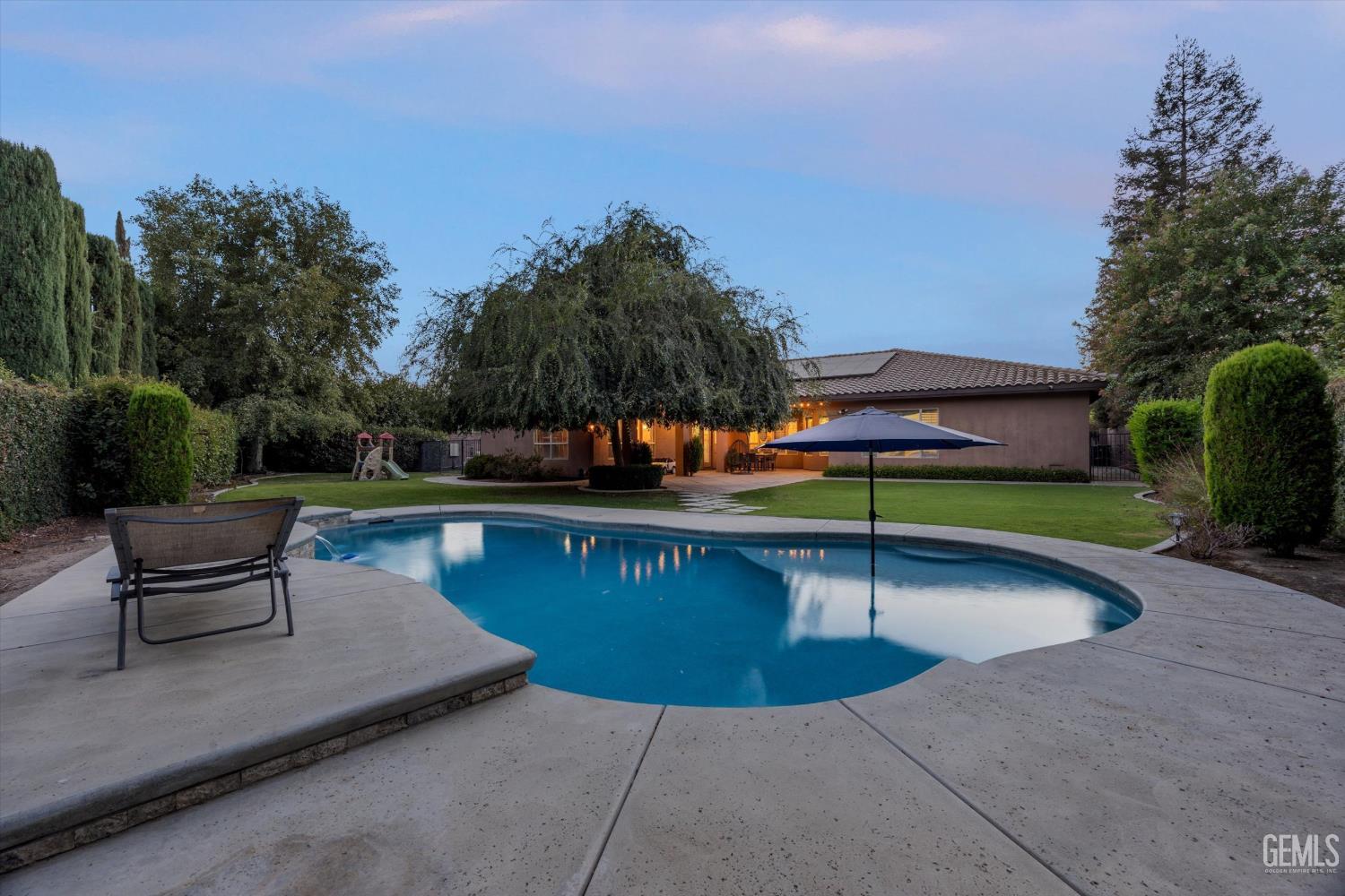 Single Family Residence in Bakersfield, photo 4 of 49