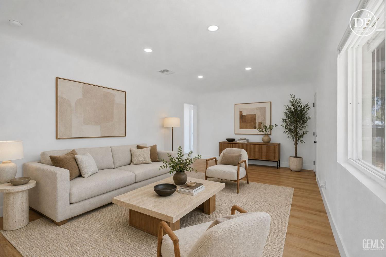 Single Family Residence in Bakersfield, photo 5 of 24