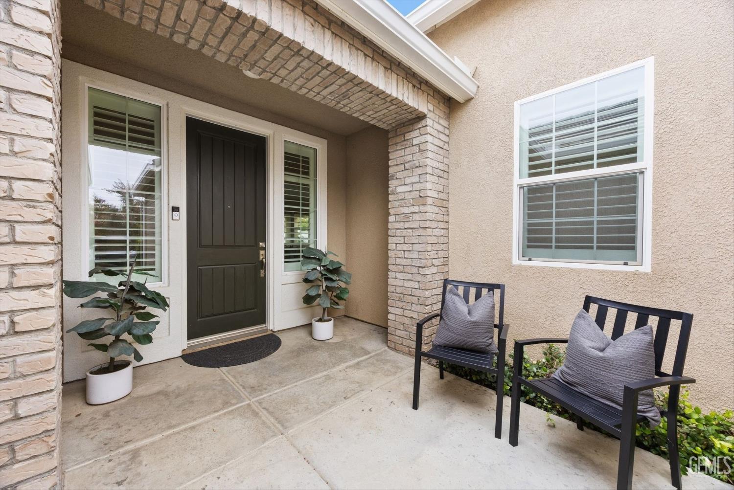 Single Family Residence in Bakersfield, photo 4 of 46