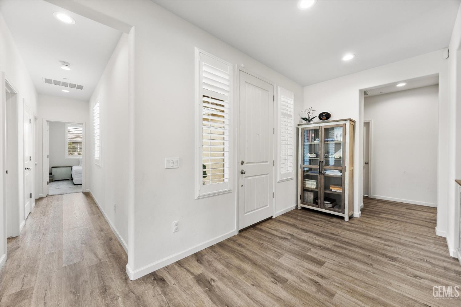 Single Family Residence in Bakersfield, photo 5 of 46