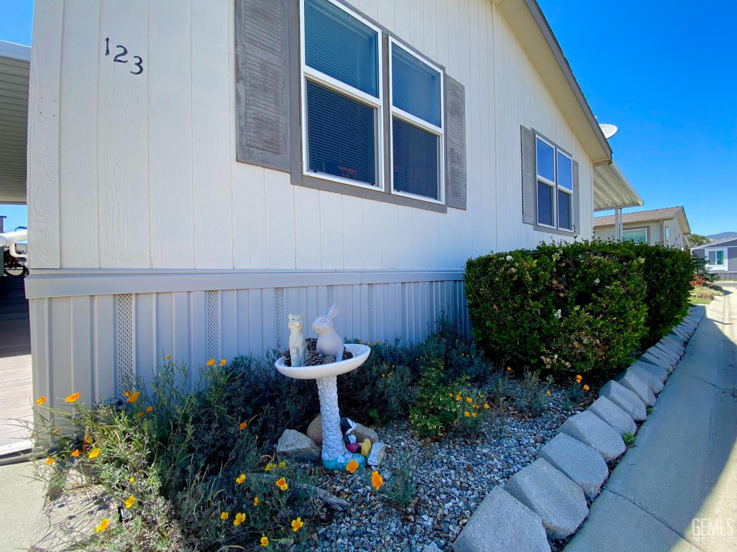 Manufactured Home in Tehachapi, photo 5 of 33