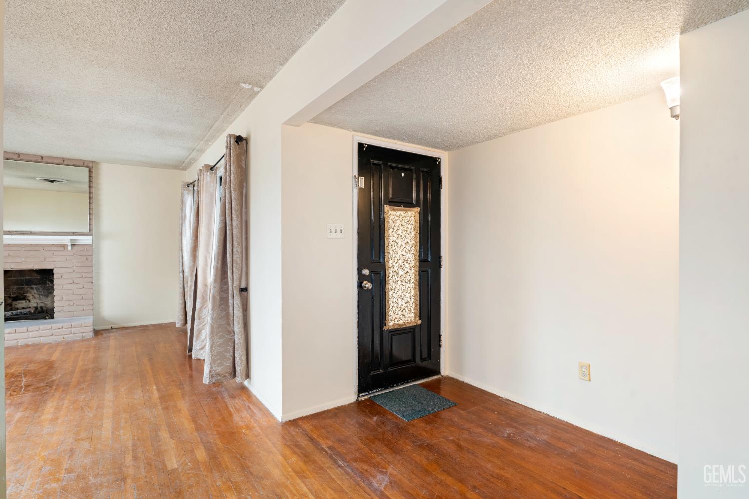 Single Family Residence in Bakersfield, photo 5 of 65