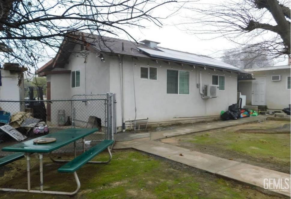Single Family Residence in Bakersfield, photo 3 of 6