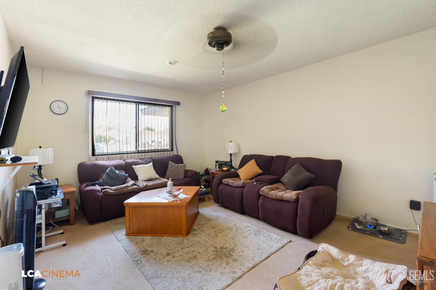 Single Family Residence in Bakersfield, photo 5 of 25