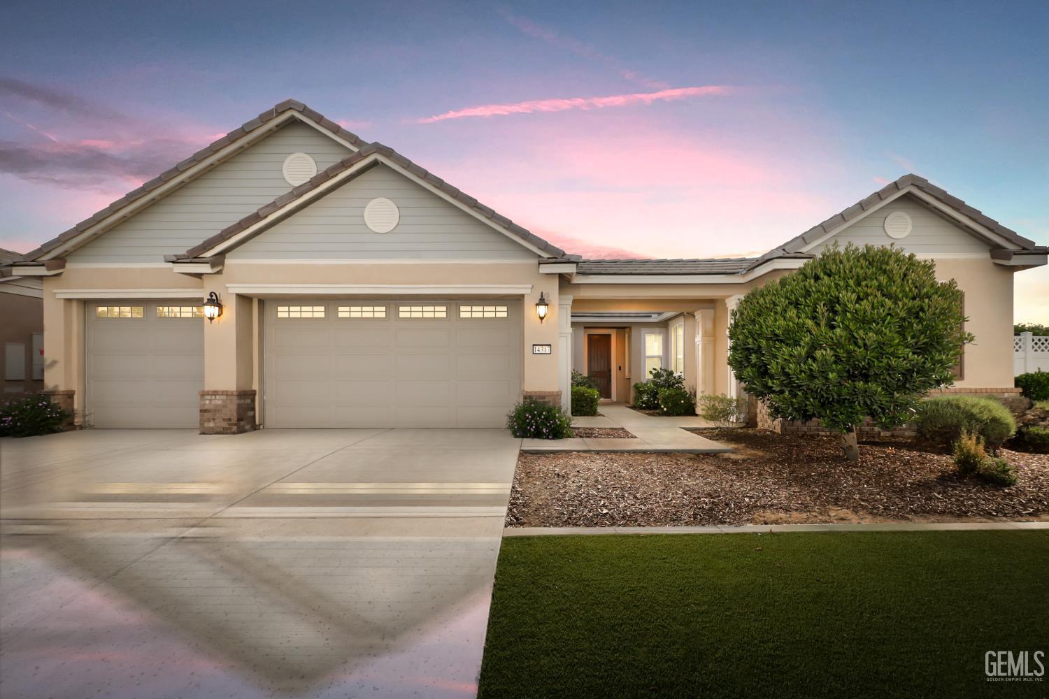 Single Family Residence in Bakersfield