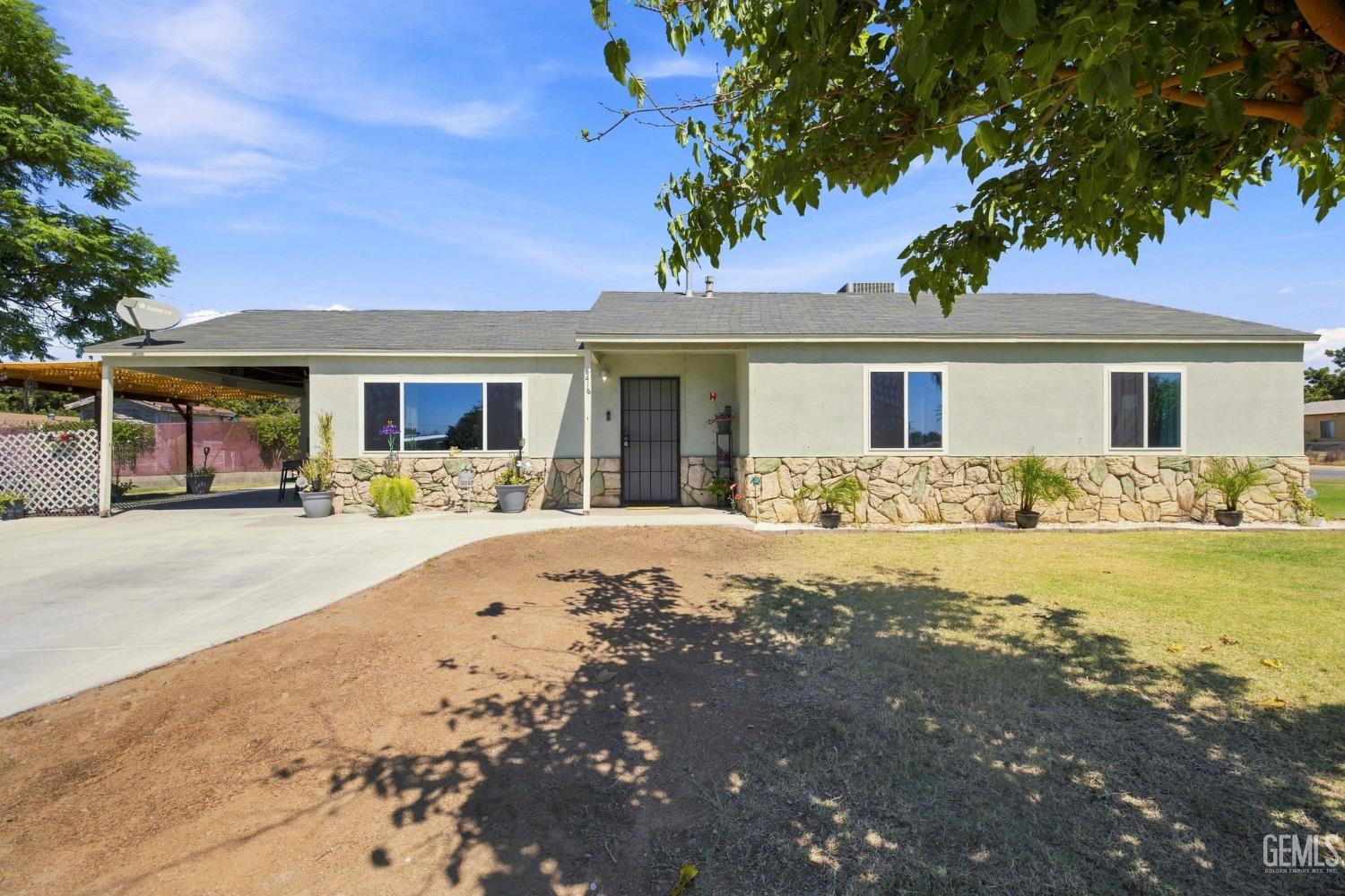 Single Family Residence in Bakersfield