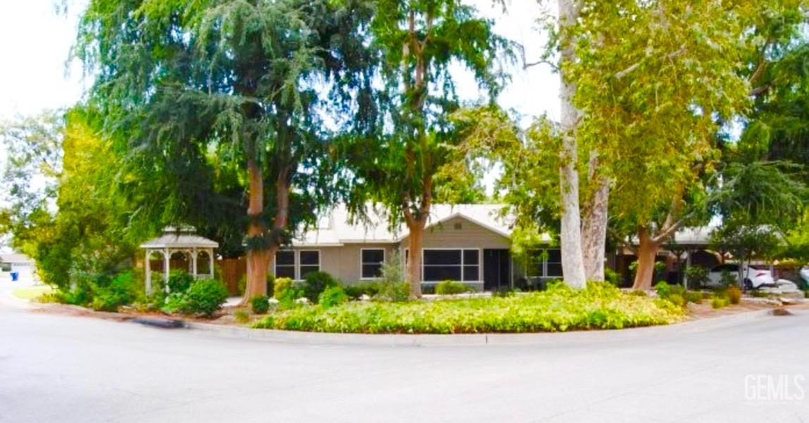2512 Bay