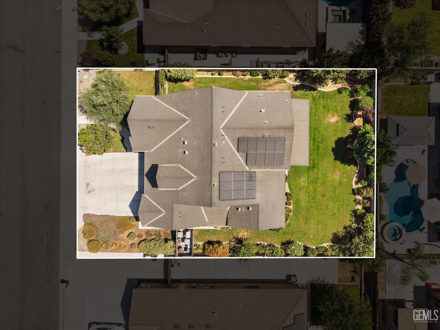 Single Family Residence in Bakersfield, photo 5 of 46