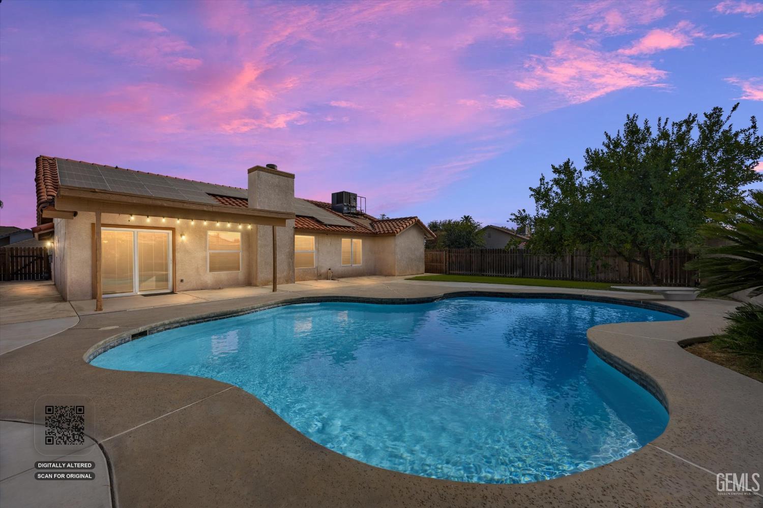 Single Family Residence in Bakersfield, photo 2 of 45