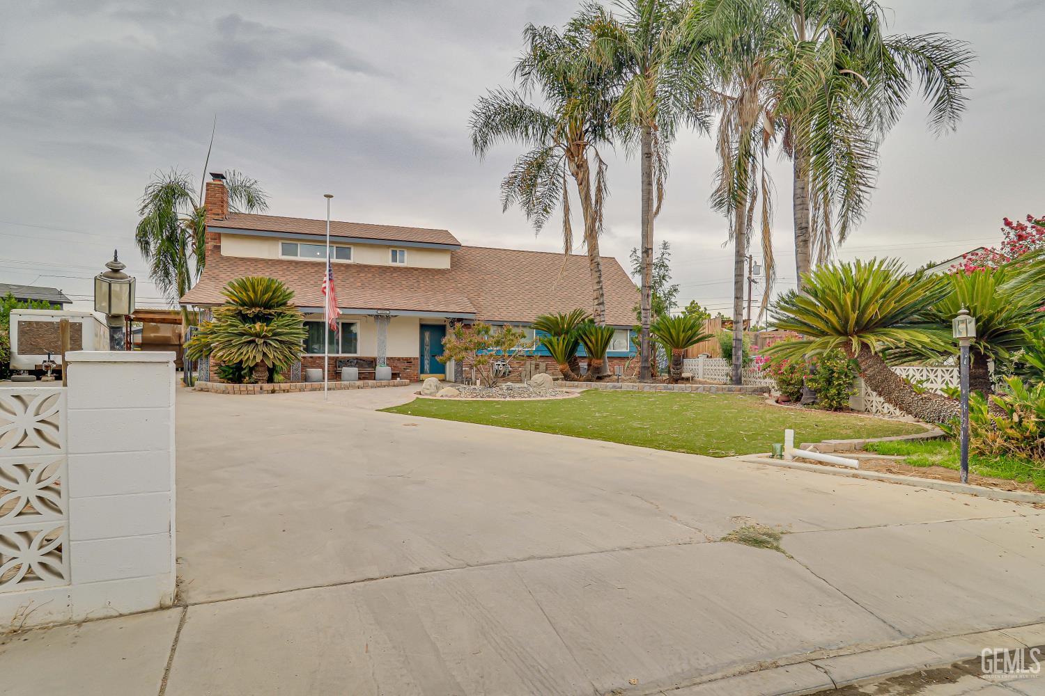 Single Family Residence in Bakersfield