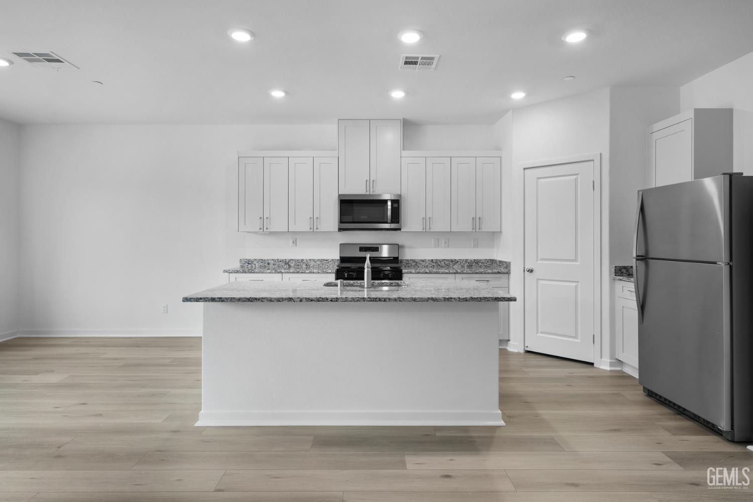 New Construction in Bakersfield, photo 4 of 15