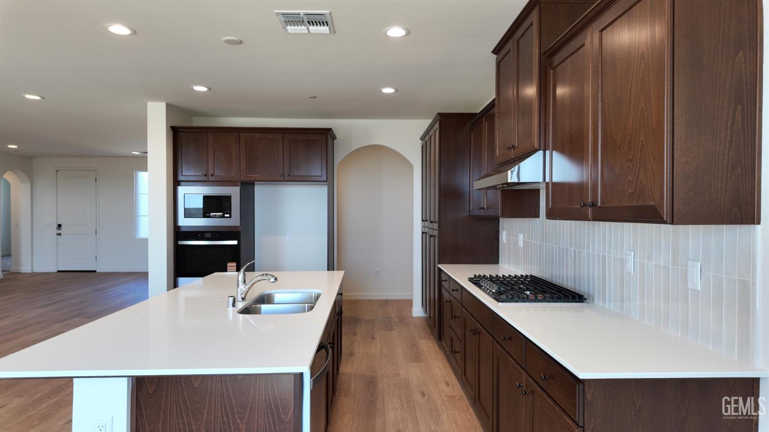 Single Family Residence in Bakersfield, photo 5 of 16