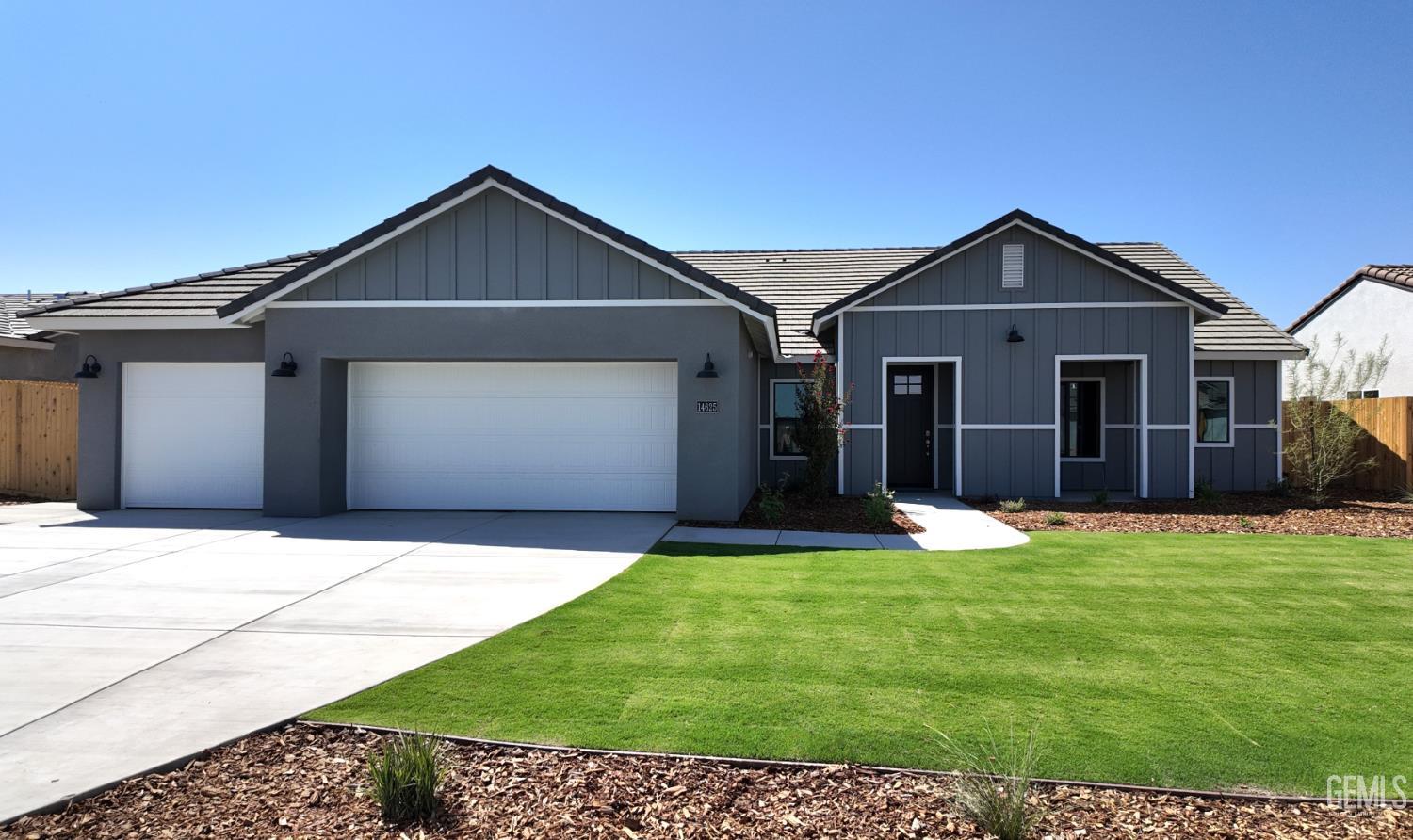Single Family Residence in Bakersfield